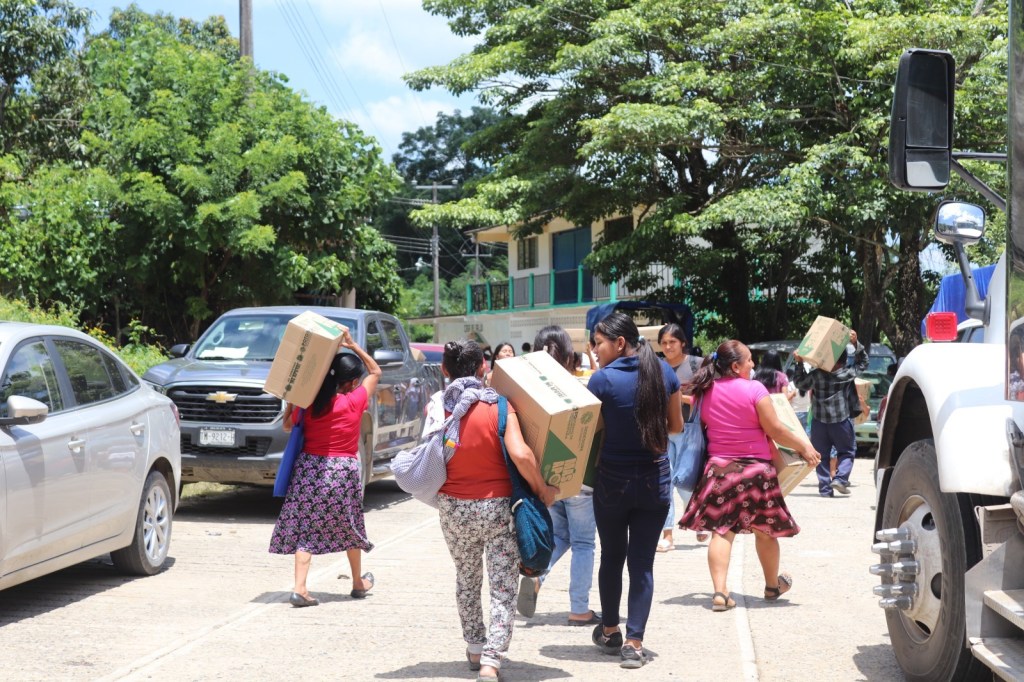 GOBIERNO ESTATAL ENTREGA DE APOYOS ALIMENTARIOS EN&nbsp;TANCANHUITZ