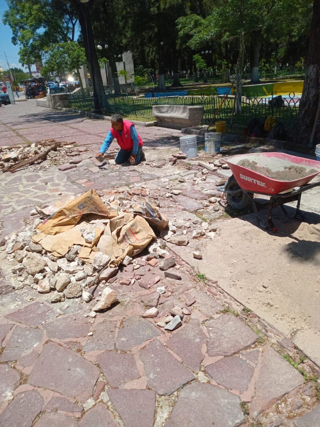 Gobierno de la Capital rehabilita andadores peatonales de la Alameda Juan&nbsp;Sarabia