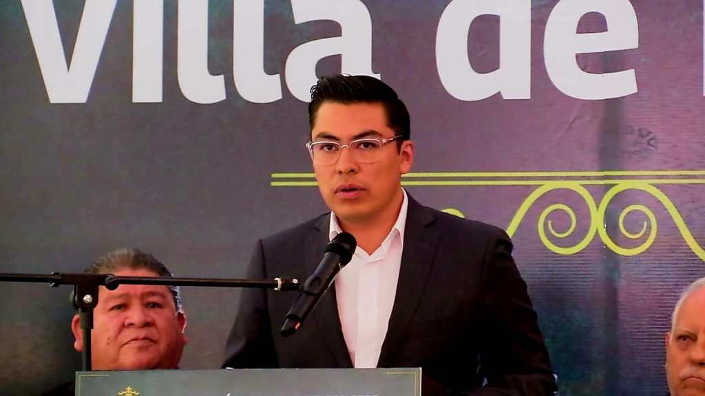 EL PRESIDENTE DE LA MESA DIRECTIVA DEL CONGRESO DEL ESTADO RECONOCIÓ EL ESFUERZO DE TERESA RIVERA EN ESTE PRIEMER ANIVERSARIO COMO&nbsp;MUNICIPIO