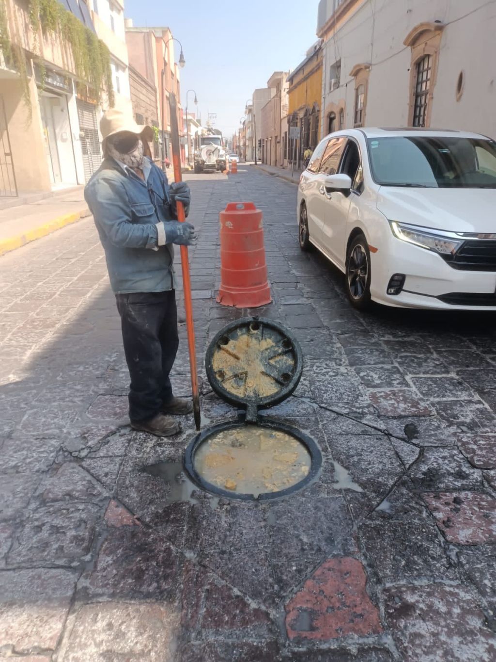 Interapas retira 150 kilos de grasa en drenaje de Álvaro&nbsp;Obregón