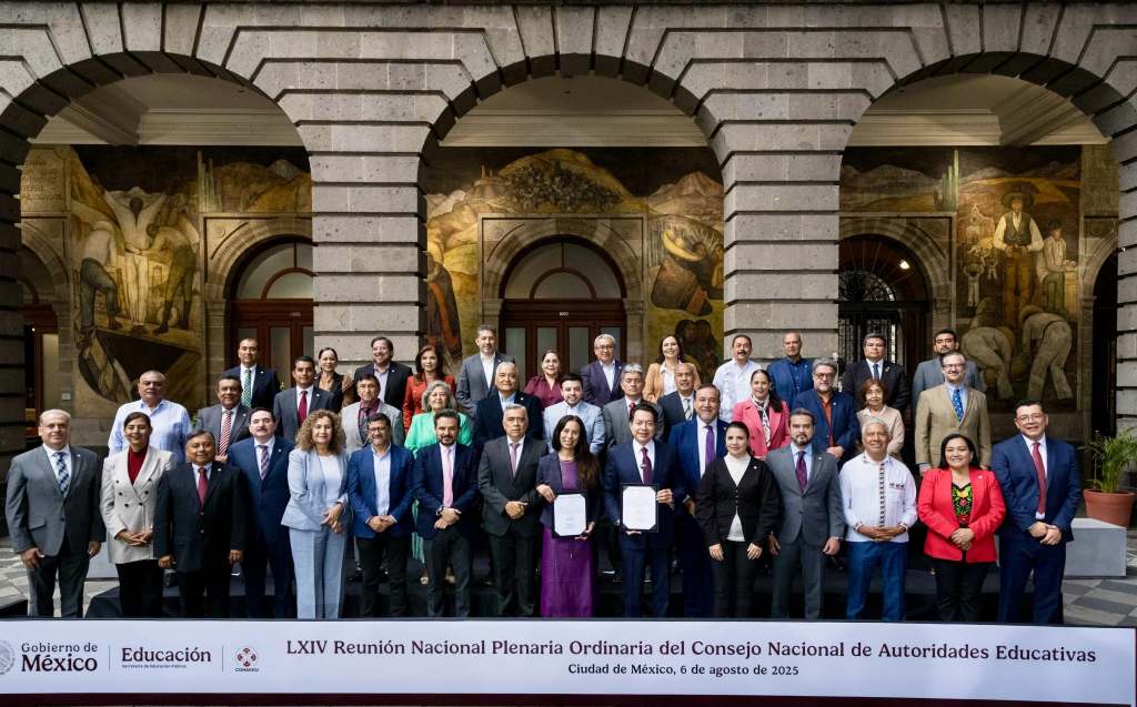 SAN LUIS ASUME COMPROMISO PARA CREACIÓN DE BACHILLERATO NACIONAL