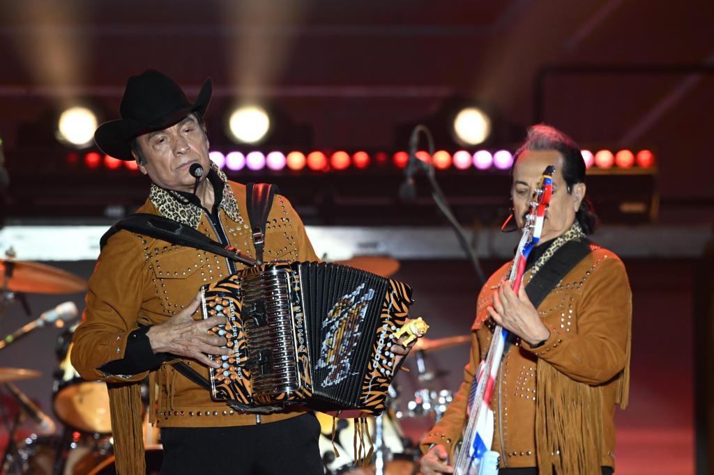 JEFES DE JEFES HACEN VIBRAR A LA&nbsp;FENAPO