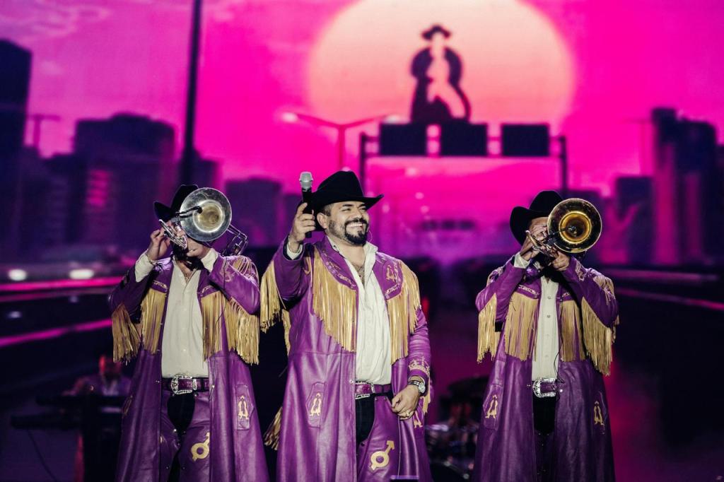 BANDA MACHOS Y MI BANDA EL MEXICANO PONEN A BAILAR A LA&nbsp;FENAPO