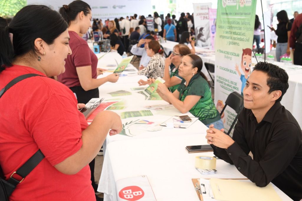 FERIA DEL EMPLEO PARA LAS JUVENTUDES OPORTUNIDAD PARA QUE LOS JOVENES PUEDAN ADQUIRIR EXPERIENCIA LABORAL SEC DE DESARROLLO&nbsp;ECONOMICO.