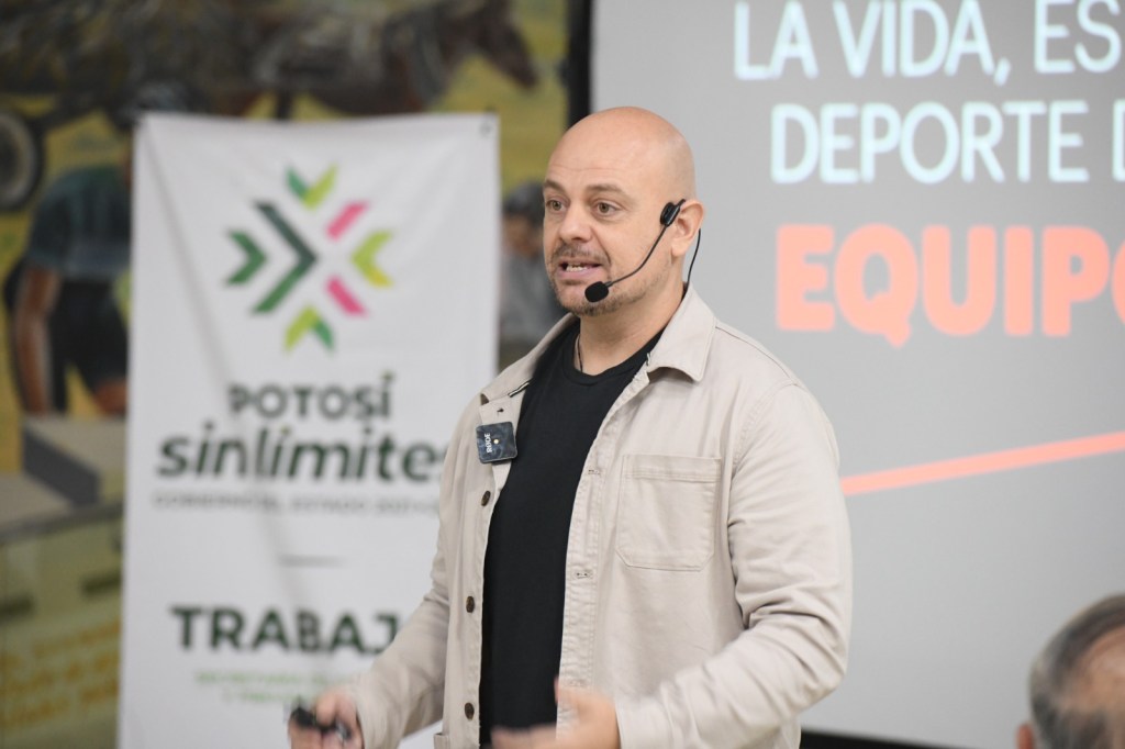 CON CONFERENCIA MAGISTRAL, AYUNTAMIENTO DE SOLEDAD FOMENTA Y CONTRIBUYE AL LIDERAZGO Y MOTIVACIÓN&nbsp;JUVENIL