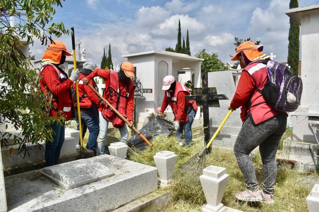Gobierno de la Capital realiza diariamente trabajos en el cementerio del&nbsp;Saucito