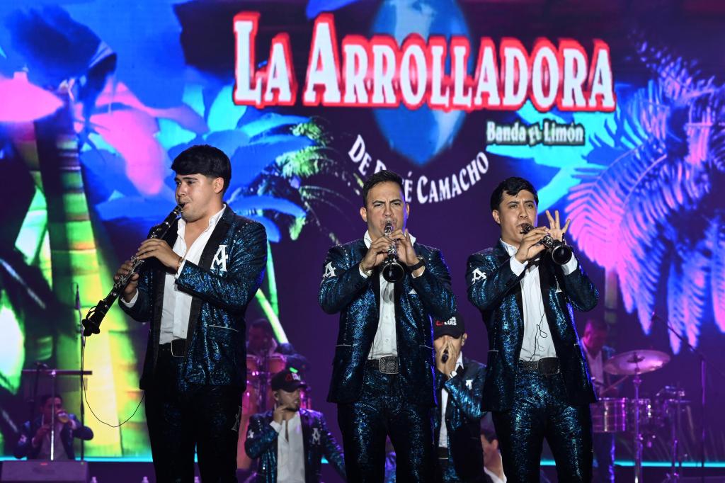 MEMORABLE NOCHE SIN LÍMITES CON LA ARROLLADORA EN LA FENAPO&nbsp;2025