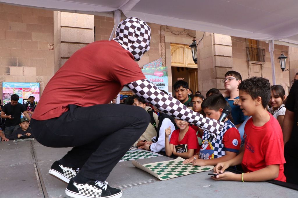 Gobierno de la Capital impulsa el ajedrez: ¡se vuela la barda con la presencia del Rey Enigma en el Torneo&nbsp;Municipal!