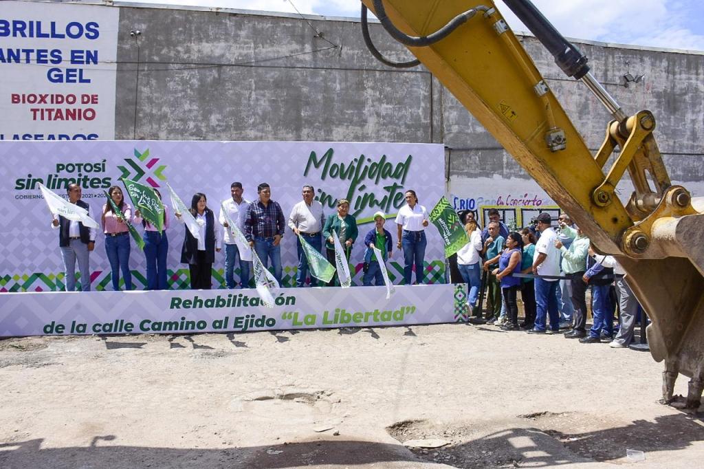 VECINOS Y COMERCIANTES AGRADECEN INICIO DE PAVIMENTACIÓN DE AV. CAMINO A LA&nbsp;LIBERTAD