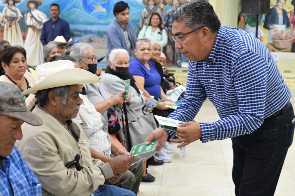 JUAN MANUEL NAVARRO REAFIRMA RESPALDO Y CERCANÍA A POBLACIÓN ADULTA MAYOR