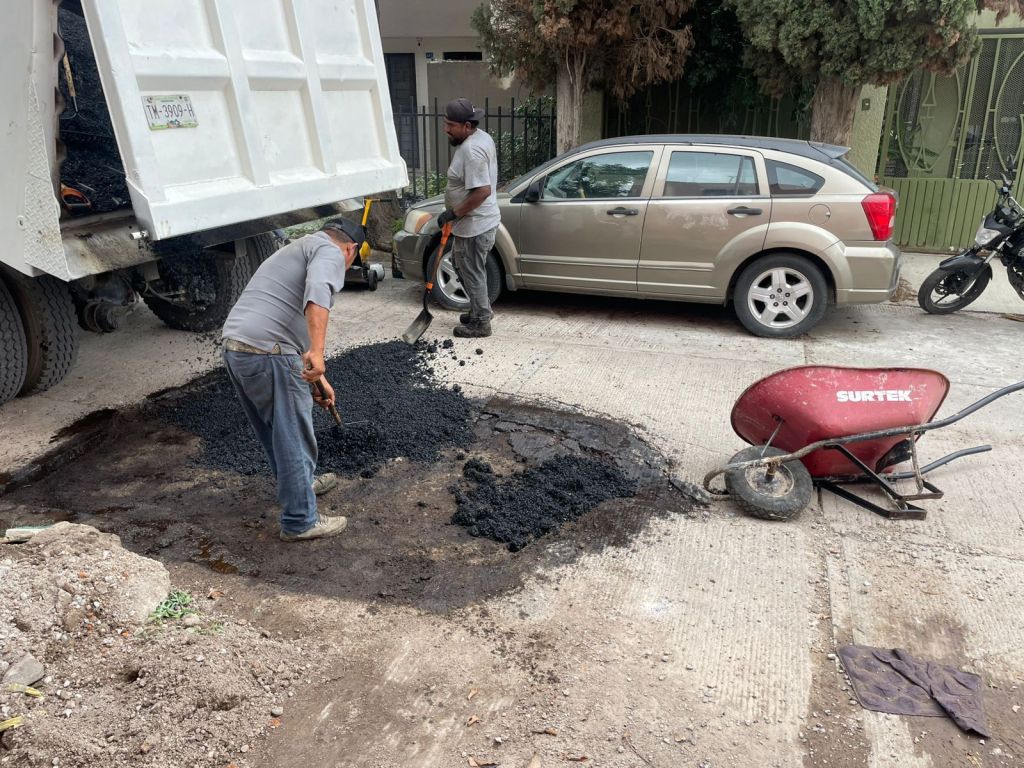 Gobierno de la Capital repara daños en 27 calles con el programa Por buen&nbsp;camino