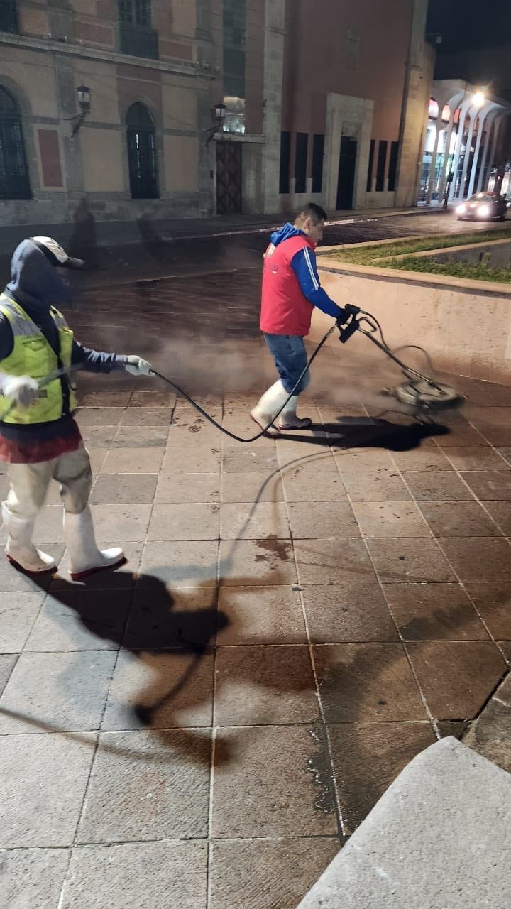Mantiene ayuntamiento labores nocturnas de limpieza y mantenimiento&nbsp;urbano