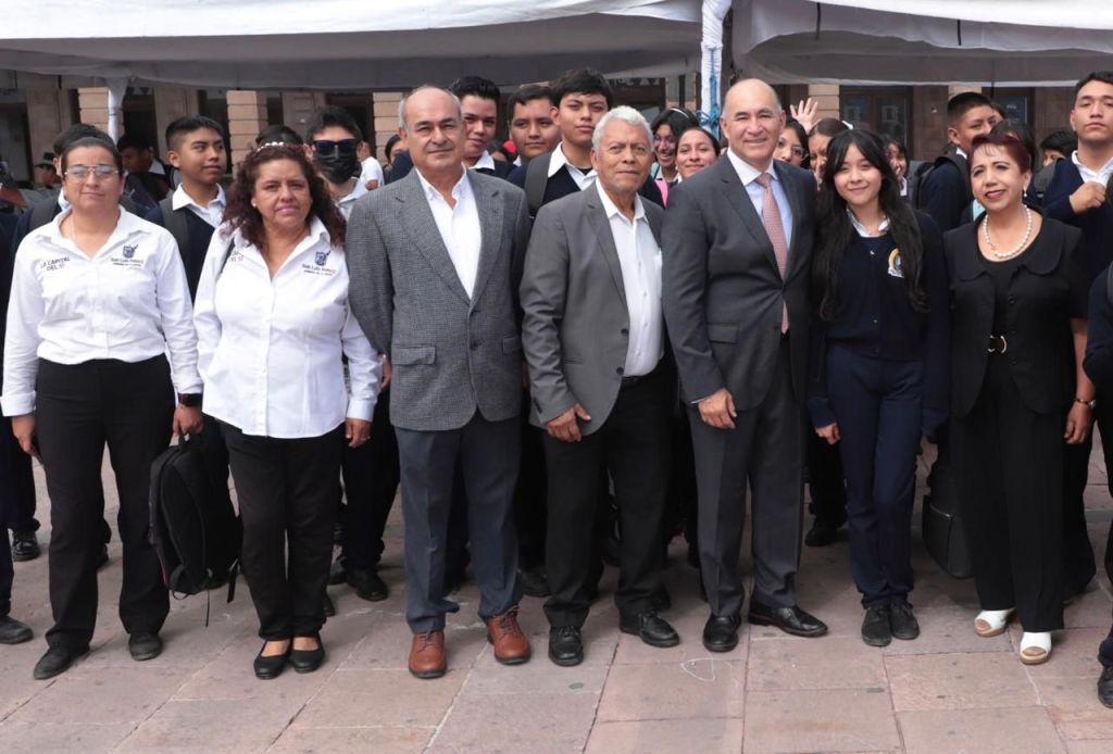 Calidad académica y valores cívicos, base del Sistema Educativo Municipal: Enrique&nbsp;Galindo