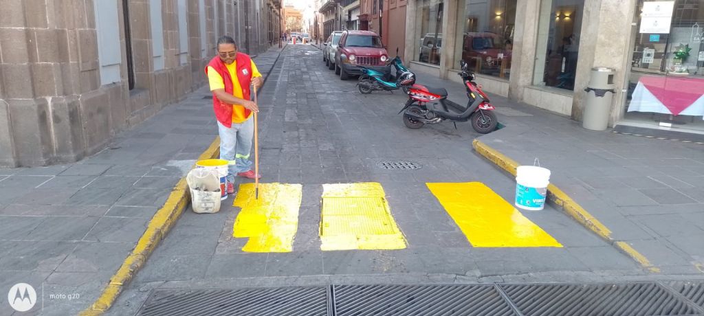 Cruces peatonales del Centro Histórico reciben mantenimiento avenidas&nbsp;principales