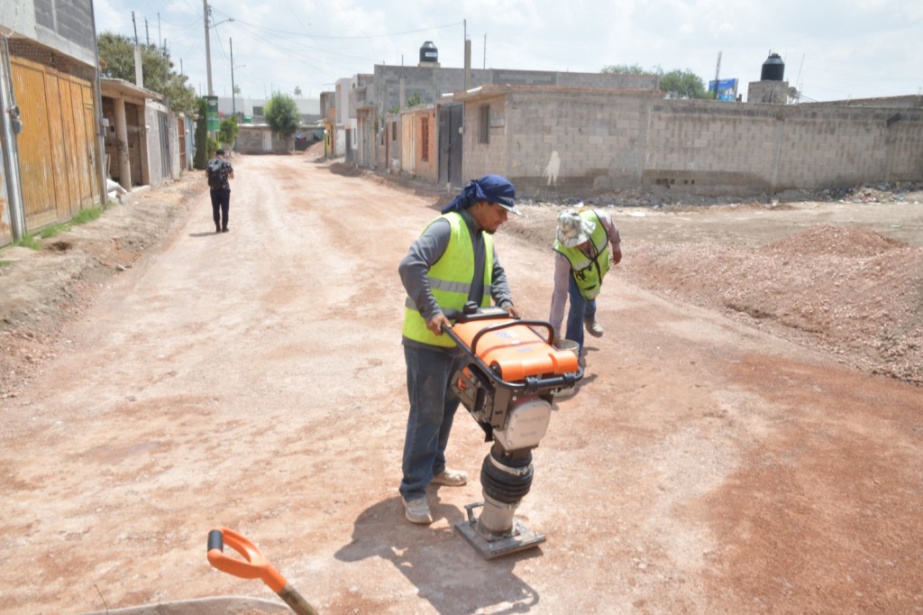 SOLEDAD DE GRACIANO SÁNCHEZ AVANZA EN MÚLTIPLES OBRAS DE PAVIMENTACIÓN Y REHABILITACIÓN URBANA