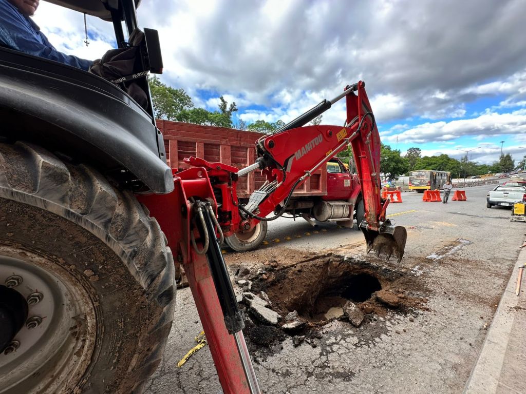 Interapas interviene drenaje a un costado de la&nbsp;Alameda