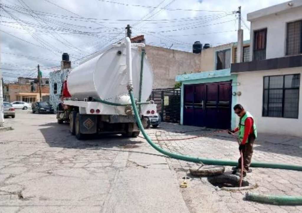 SE REFUERZA APOYO A LAS FAMILIAS SOLEDENSES POR COLAPSOS DE DRENAJES: JUAN MANUEL&nbsp;NAVARRO