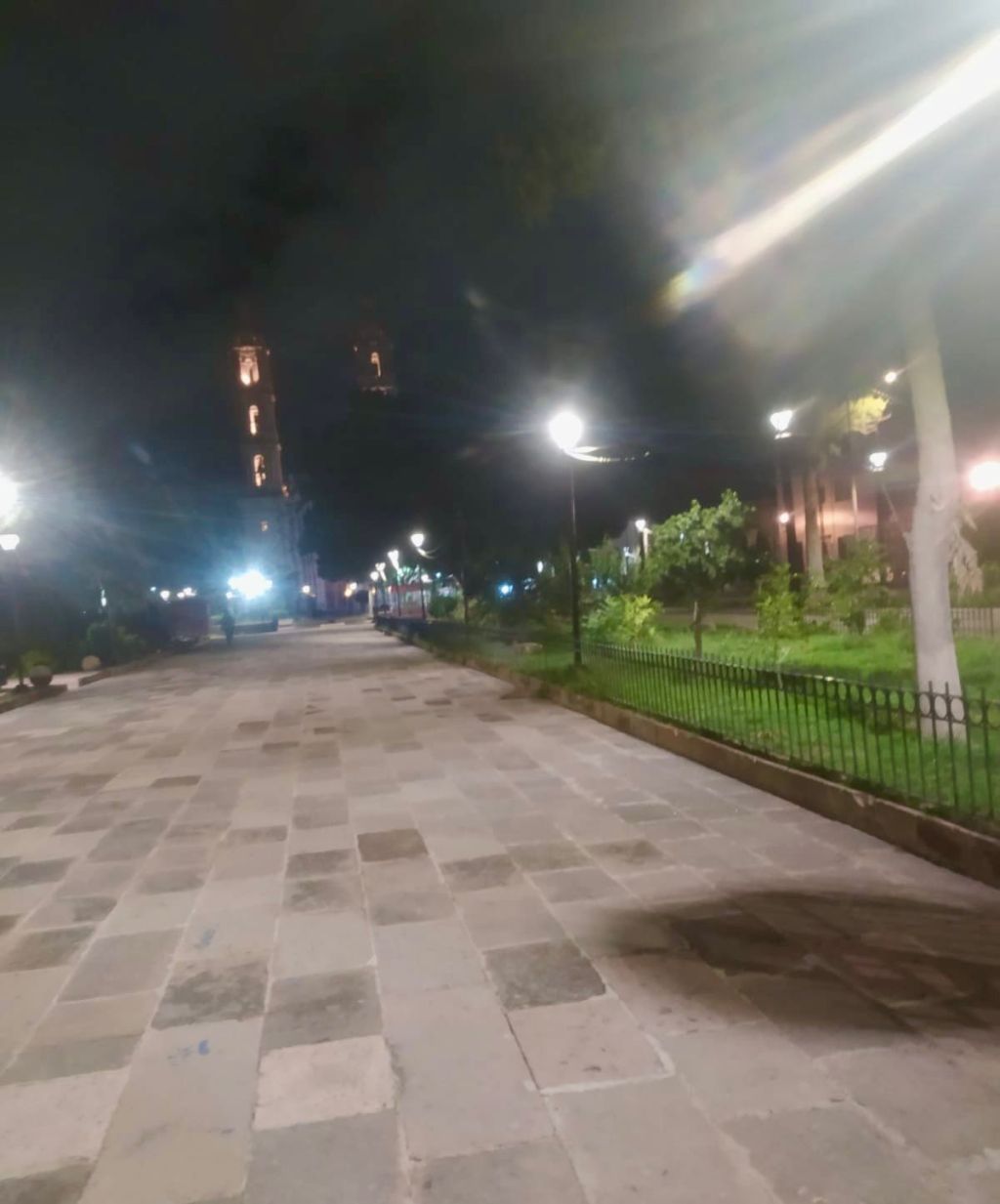 Gobierno de la Capital restablece alumbrado público en la Calzada de&nbsp;Guadalupe