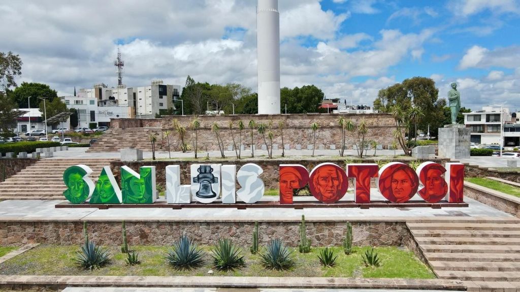 Gobierno Municipal impulsa los valores cívicos y la unidad con nuevo diseño en el letrero&nbsp;monumental