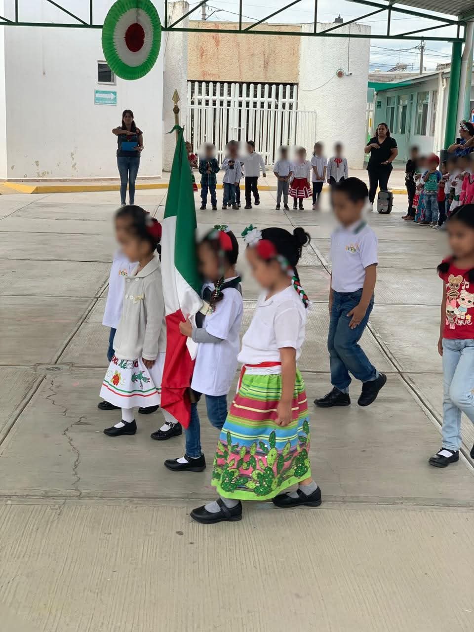 NIÑAS Y NIÑOS DE VILLA DE POZOS CELEBRARON TRADICIONES MEXICANAS