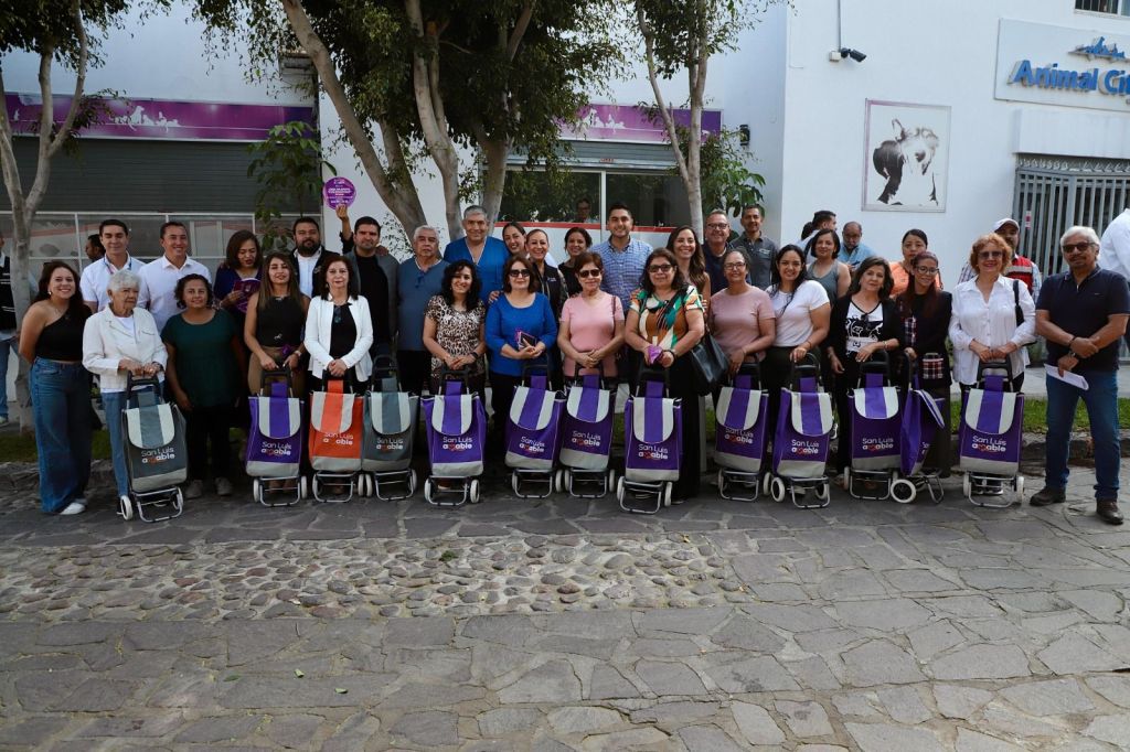 Ayuntamiento realiza jornada integral de limpieza en camellones de la colonia&nbsp;Universitaria