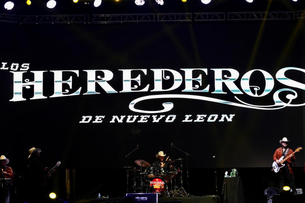 BRILLA LA FEREPO 2025 CON LA ACTUACIÓN ESTELAR DE LOS HEREDEROS DE NUEVO LEÓN