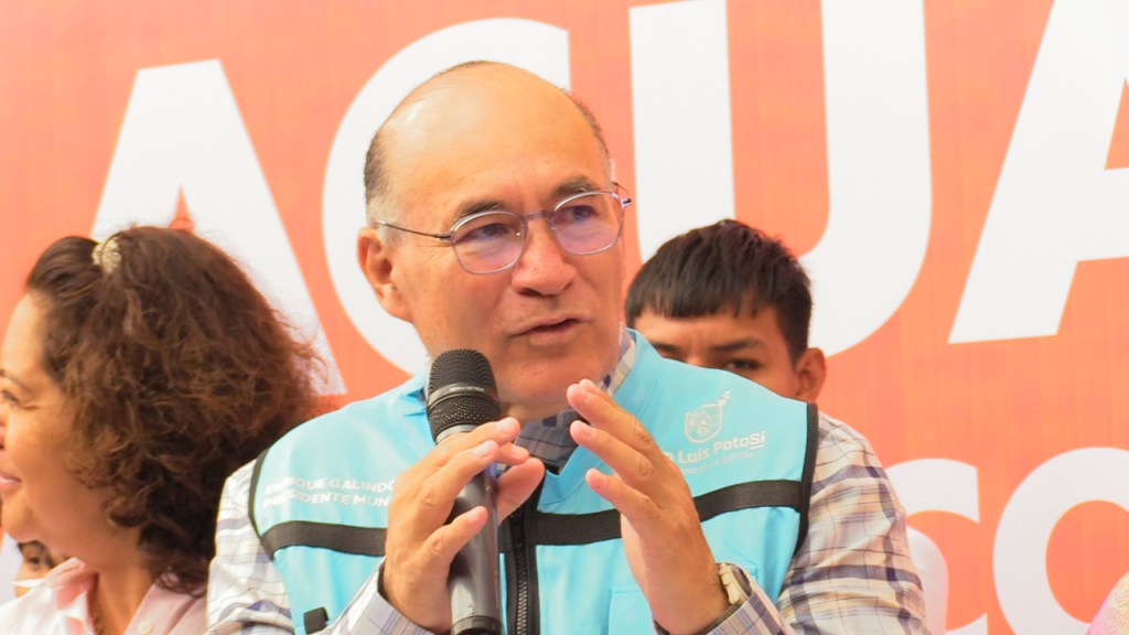 “INUNDACIONES POR LLUVIAS EN LA CAPITAL FUERON TEMPORALES POR LOS TRABAJOS DE LIMPIEZA Y DESAZOLVE DE ALCANTARILLAS” ALCALDE ENRIQUE&nbsp;GALINDO.