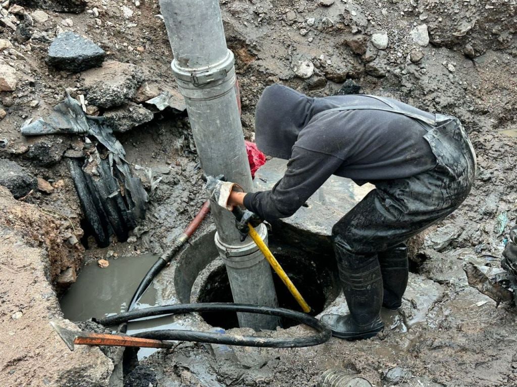 Atienden Gobierno de la Capital e Interapas afectaciones por colapso de drenaje en Tierra&nbsp;Blanca