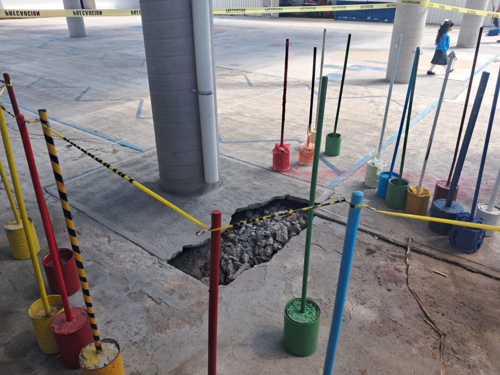 PROTECCIÓN CIVIL DEL ESTADO REVISA HUNDIMIENTO EN JARDÍN DE&nbsp;NIÑOS