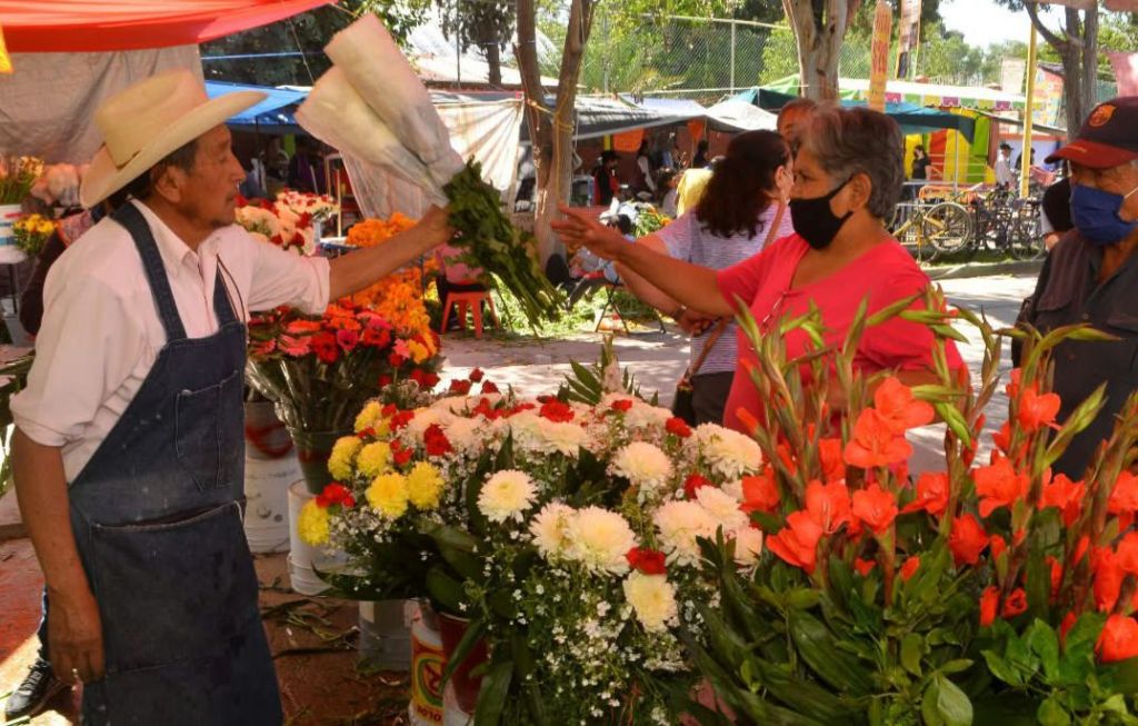 COMIENZA TRÁMITE DE PERMISOS PARA COMERCIOS EN PANTEONES DE SOLEDAD EN FESTIVIDADES DE DÍA DE&nbsp;MUERTOS