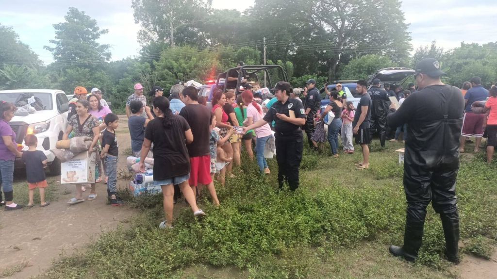 Policía de la Capital lleva ayuda humanitaria a familias afectadas por inundaciones en la Huasteca&nbsp;potosina