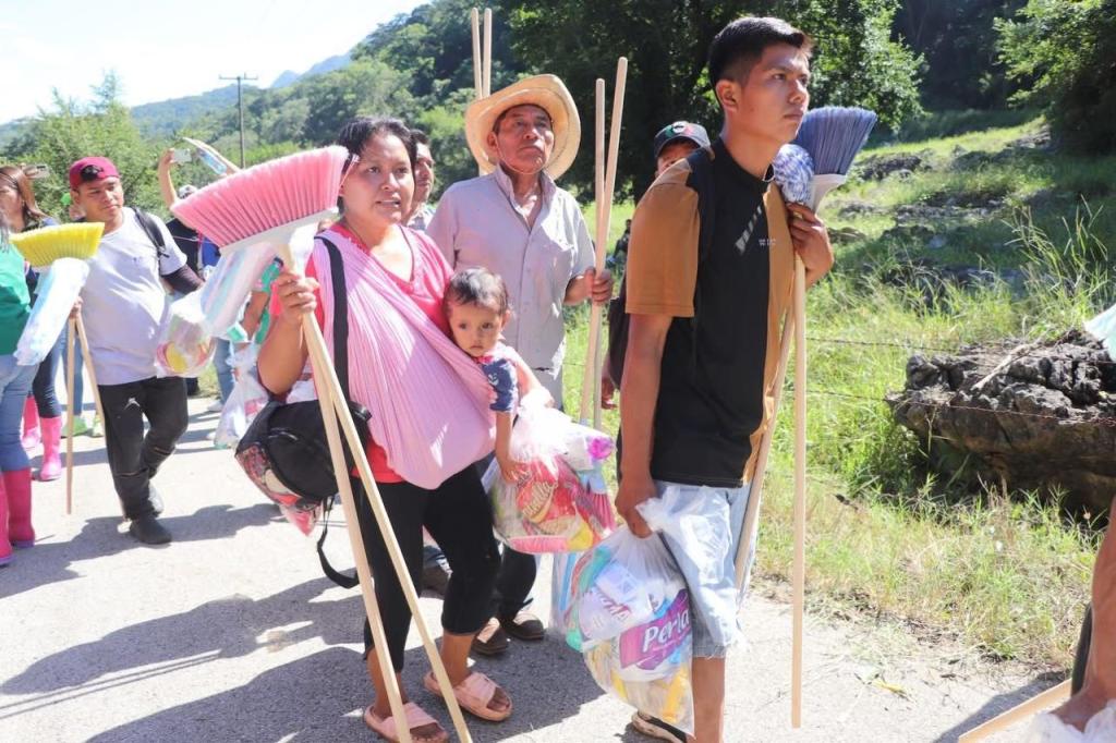 ENTREGAN APOYOS A FAMILIAS AFECTADAS POR LLUVIAS EN LA HUASTECA&nbsp;POTOSINA