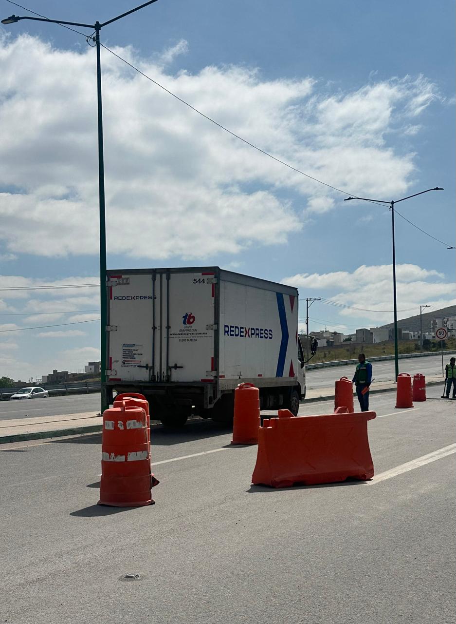 POR REPARACIÓN DE REJILLA COLAPSADA SE ANUNCIA CIERRE PARCIAL EN LATERAL DE CIRCUITO POTOSÍ SUR Y PROLONGACIÓN&nbsp;JUÁREZ