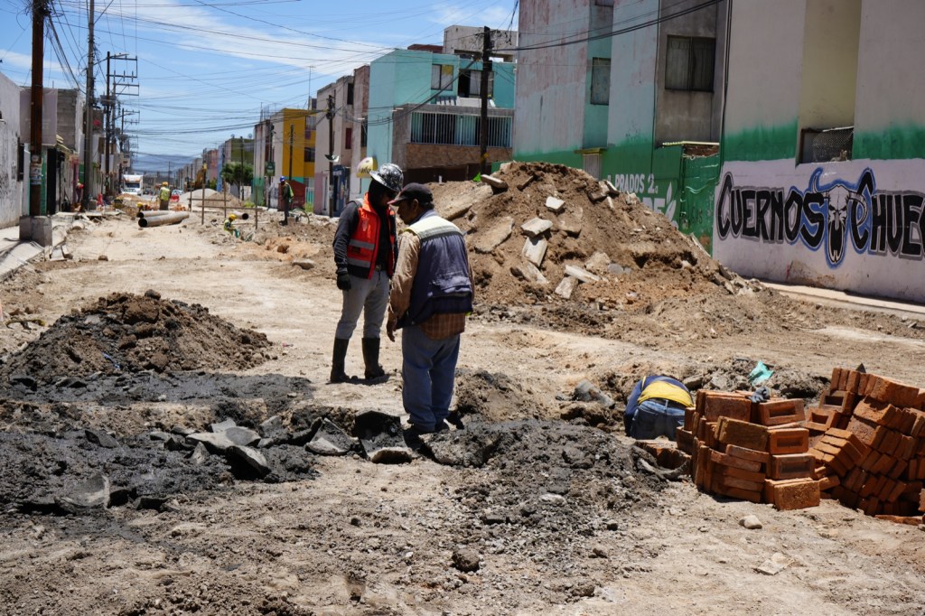 CALLE 70 EN VILLA DE POZOS PRESENTA CERCA DE 85 POR CIENTO DE AVANCE