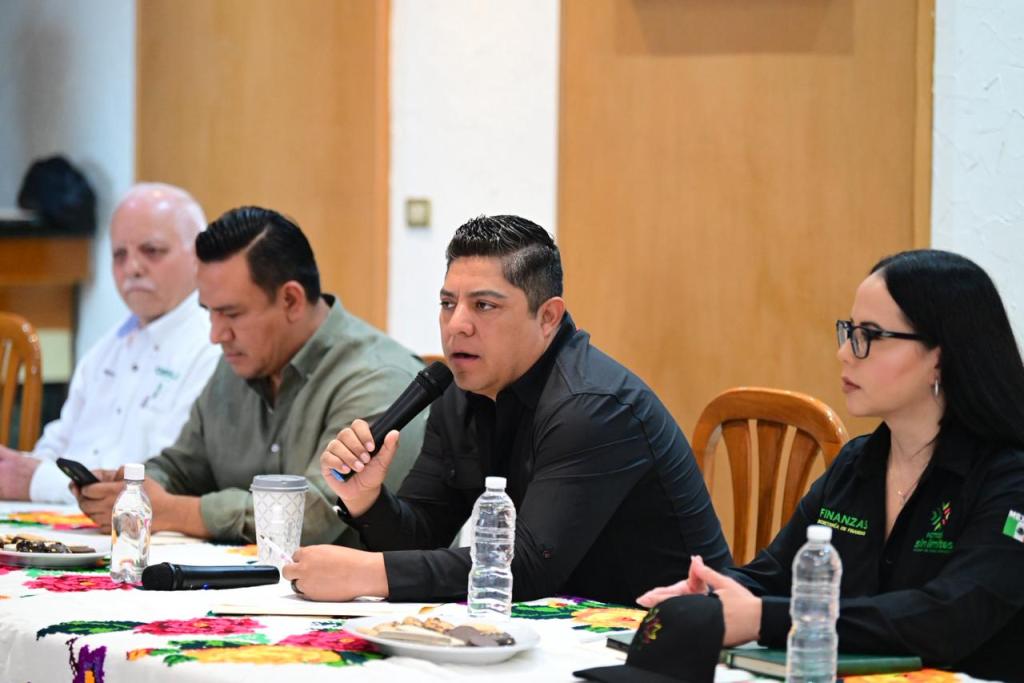 RICARDO GALLARDO AMPLÍA APOYO A LA HUASTECA CON SU&nbsp;GABINETE