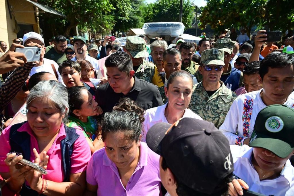 CLAUDIA SHEINBAUM Y RICARDO GALLARDO ENTREGAN MÁS APOYO Y SUPERVISAN LABORES DE LIMPIEZA EN&nbsp;TAMAZUNCHALE