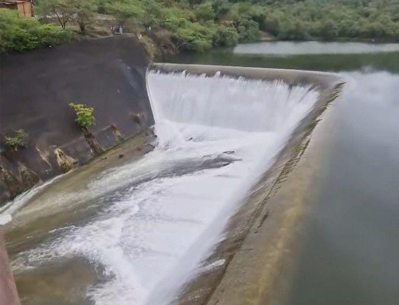 VERTEDOR DE PRESA ZIMAPÁN CIERRA Y RÍOS COMIENZAN A&nbsp;ESTABILIZARSE