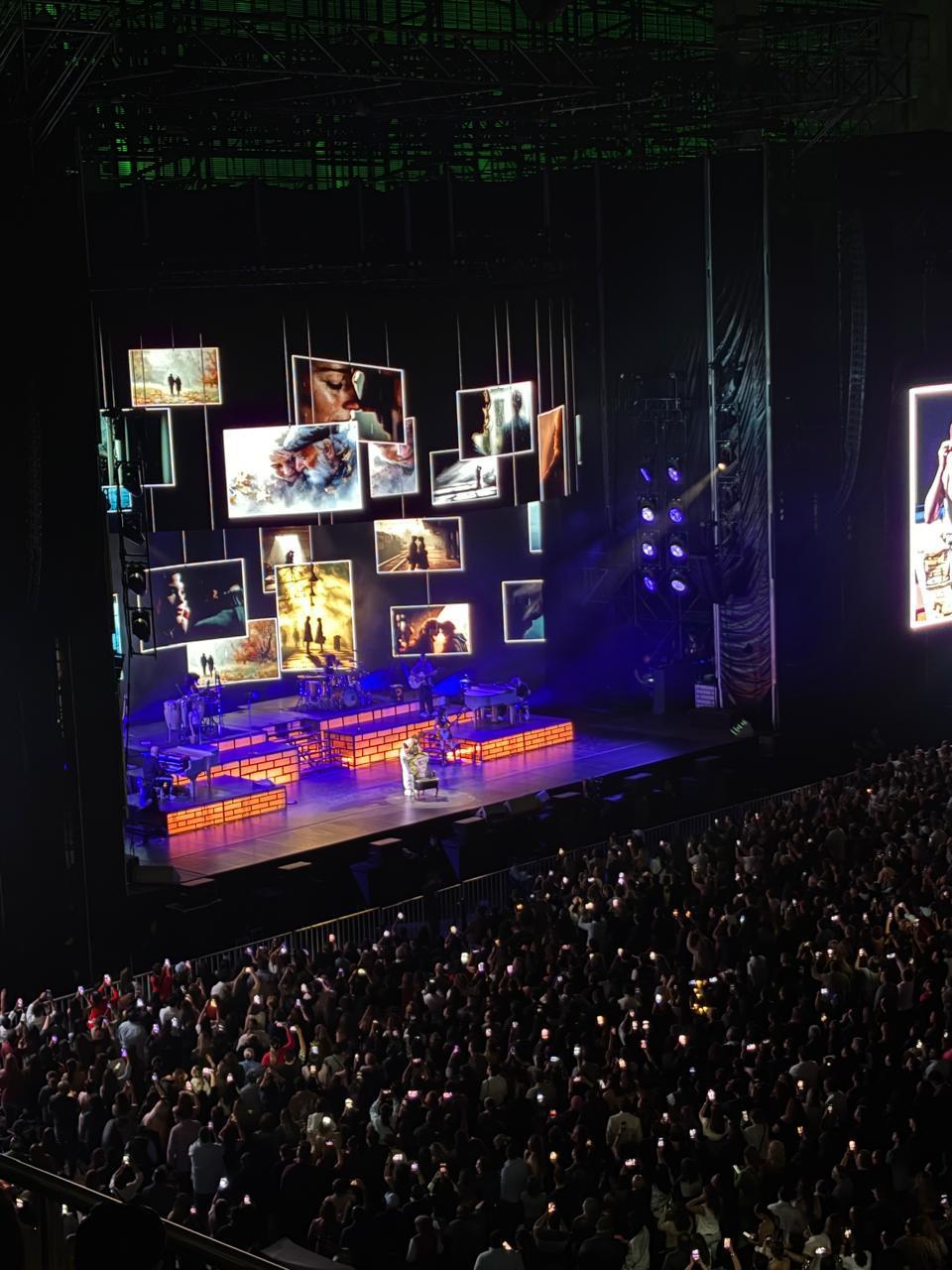 ALEJANDRO SANZ DESLUMBRA EN LA ARENA POTOSÍ CON UN CONCIERTO&nbsp;INOLVIDABLE