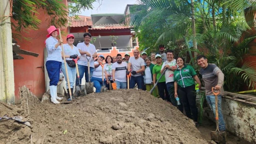 BRIGADAS DEL DIF ESTATAL LLEVAN AYUDA COMUNITARIA A TAMAZUNCHALE Y&nbsp;ÉBANO