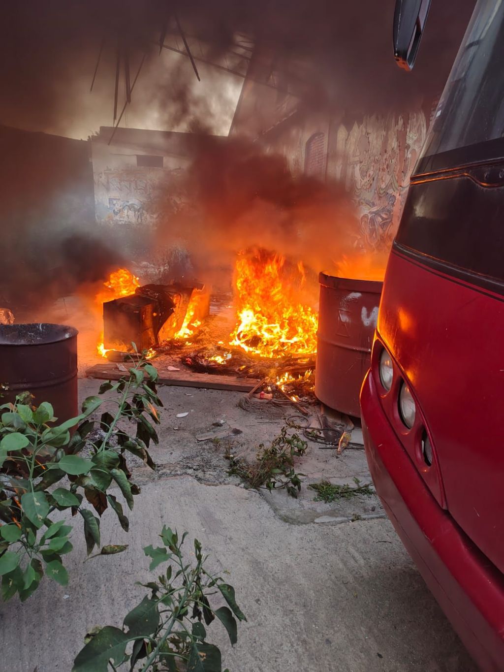 Protección Civil Municipal atiende incendio en bodega de la capital&nbsp;potosina