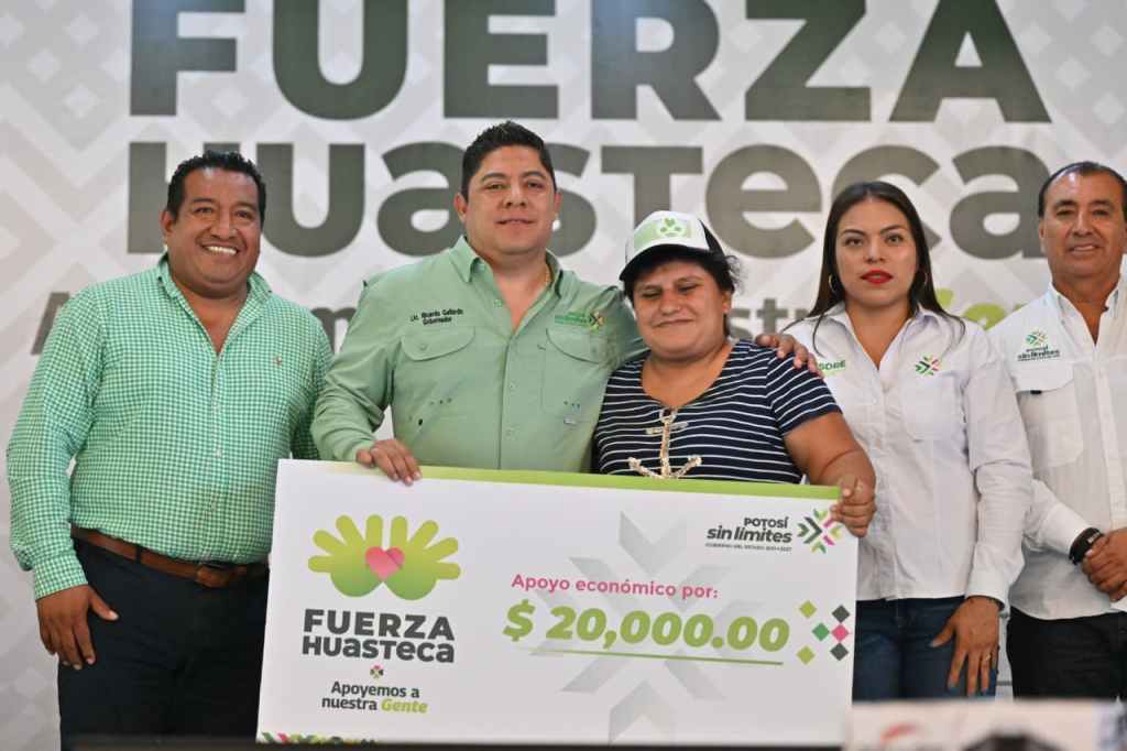 RICARDO GALLARDO LES CUMPLE A DAMNIFICADOS DE TAMAZUNCHALE Y MATLAPA CON PROGRAMA “FUERZA&nbsp;HUASTECA”