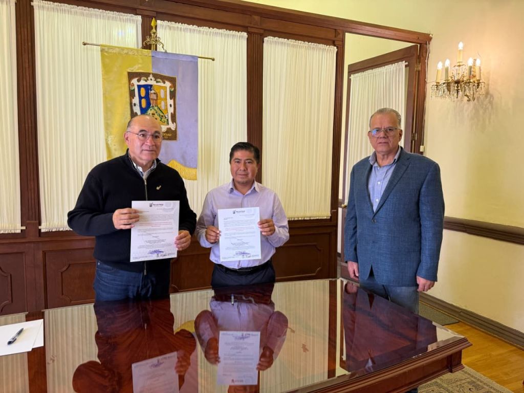Alcalde Enrique Galindo entrega nombramiento a nuevo Director de Asuntos Indígenas del Ayuntamiento de&nbsp;SLP