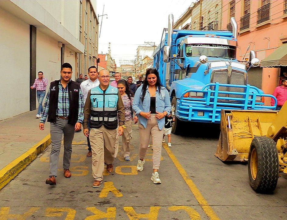 «MÁS DE 30 CALLES SE ENTREGARÁN ANTES DE DICIEMBRE» ALCALDE ENRIQUE GALINDO&nbsp;CEBALLOS