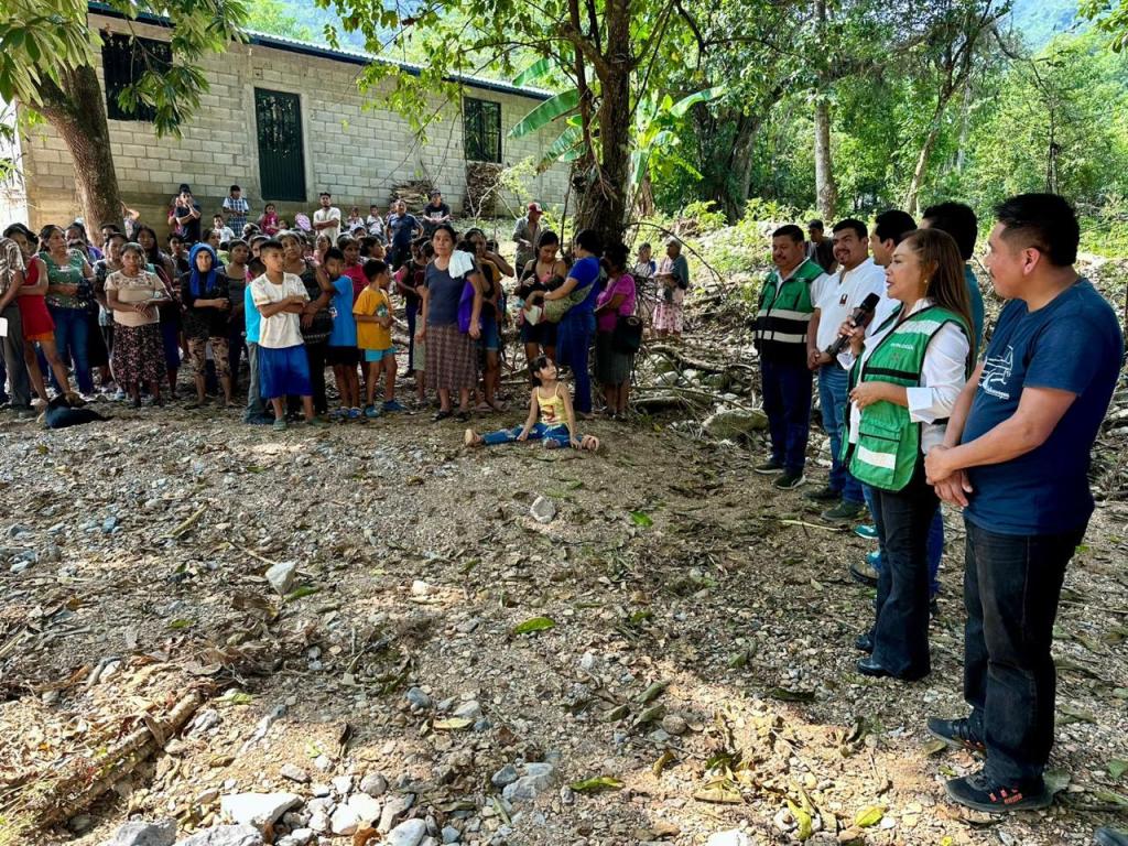 GOBIERNO ESTATAL LLEVA APOYO A COMUNIDADES AFECTADAS POR LLUVIAS EN&nbsp;XILITLA