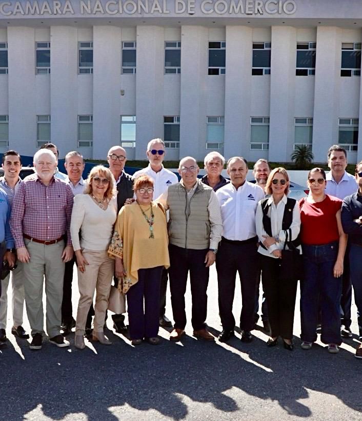 Alcalde Enrique Galindo en alianza con CANACO regenera espacios públicos de la&nbsp;Capital