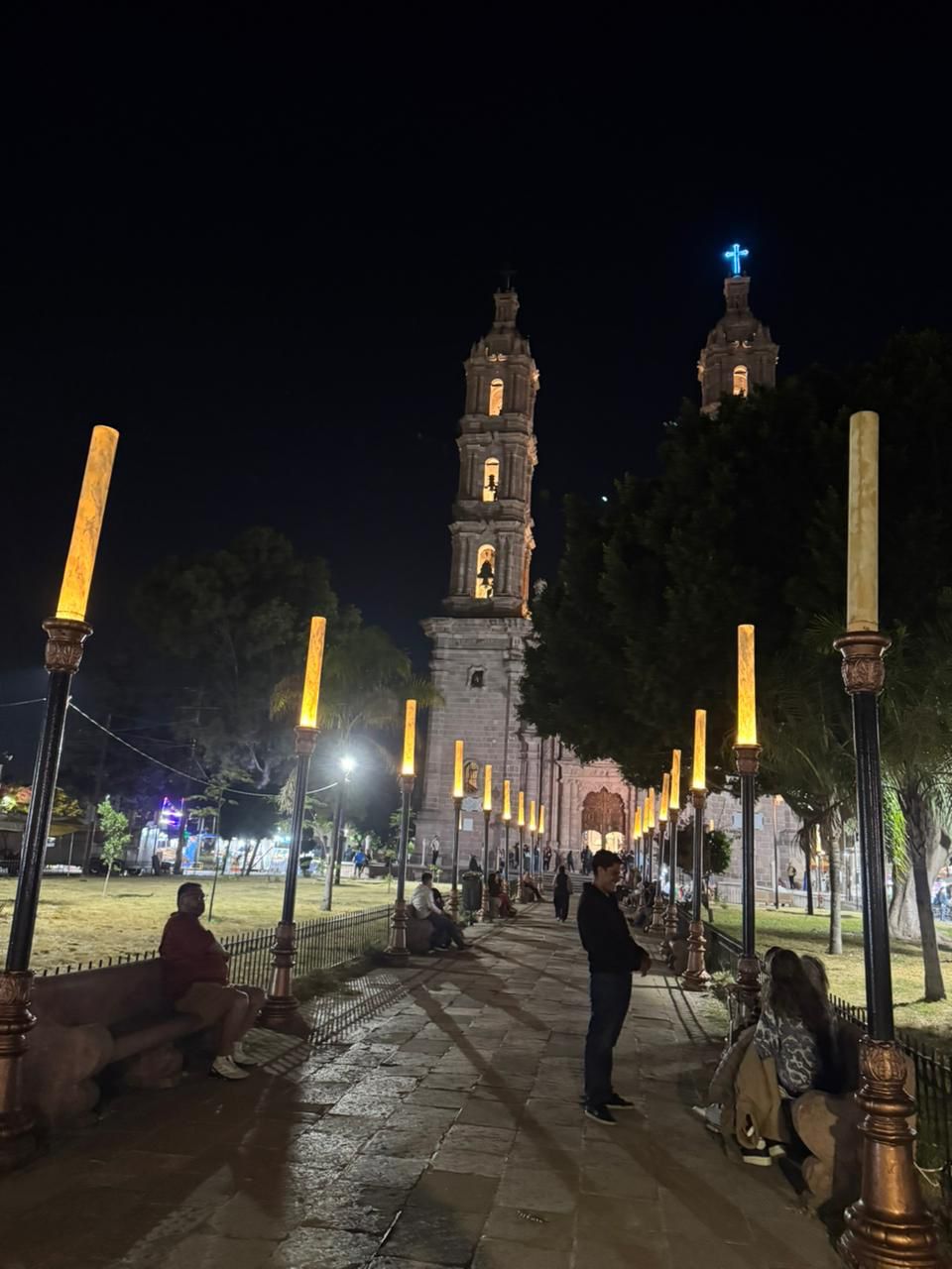 Gobierno de la Capital rehabilita alumbrado en la Basílica de Guadalupe y su&nbsp;entorno