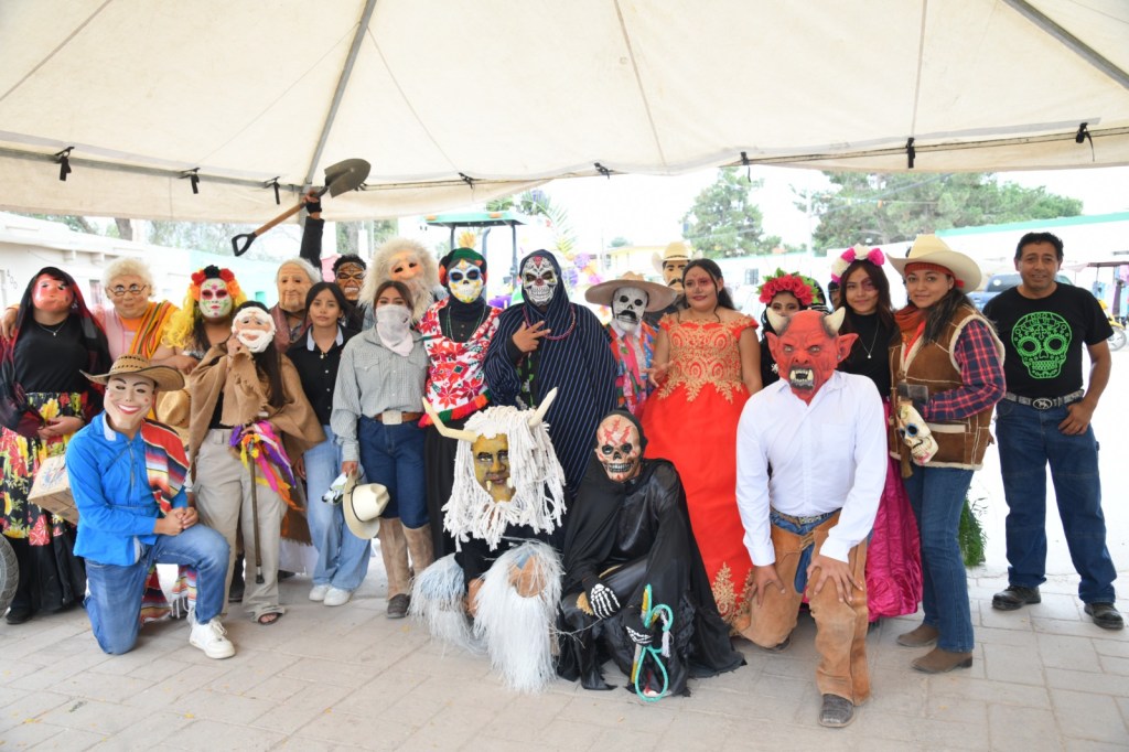PALMA DE LA CRUZ EN SOLEDAD, CELEBRA XANTOLO CON COLORIDO DESFILE Y CONCURSOS DE&nbsp;TRADICIÓN