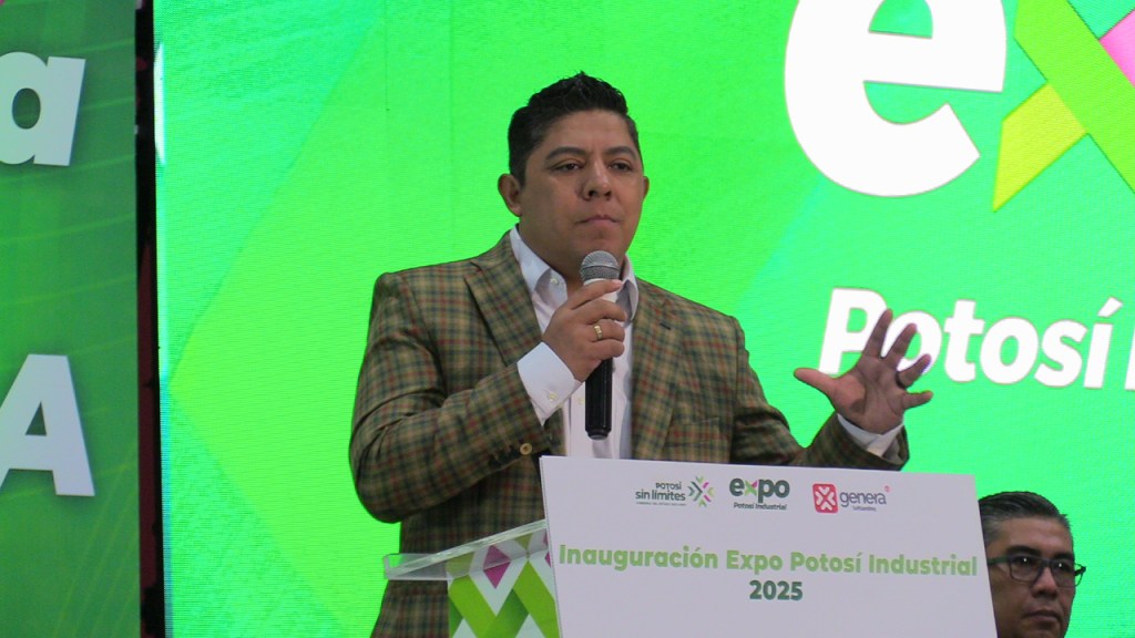 EL GOBERNADOR RICARDO GALLARDO PIDE A GALINDO QUE CON EL DINERO DEL PREDIAL SE ARREGLE LA ZONA&nbsp;INDUSTRIAL.