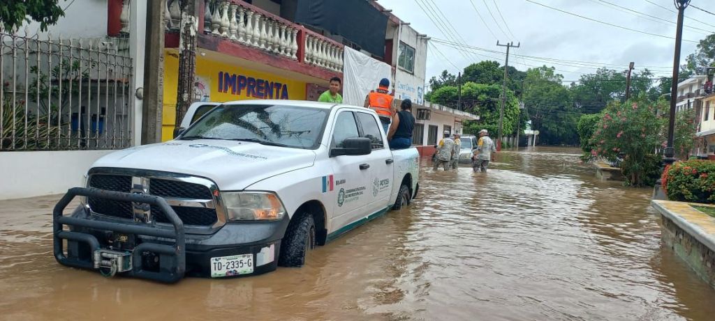 RICARDO GALLARDO ORDENA ATENCIÓN INMEDIATA A FAMILIAS DE LA&nbsp;HUASTECA