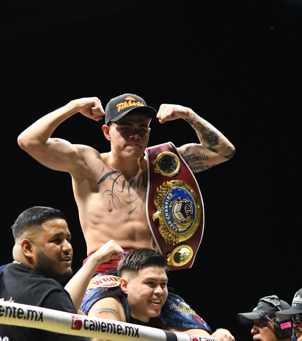 VELADA DE CAMPEONES ENCIENDE LA ARENA&nbsp;POTOSÍ